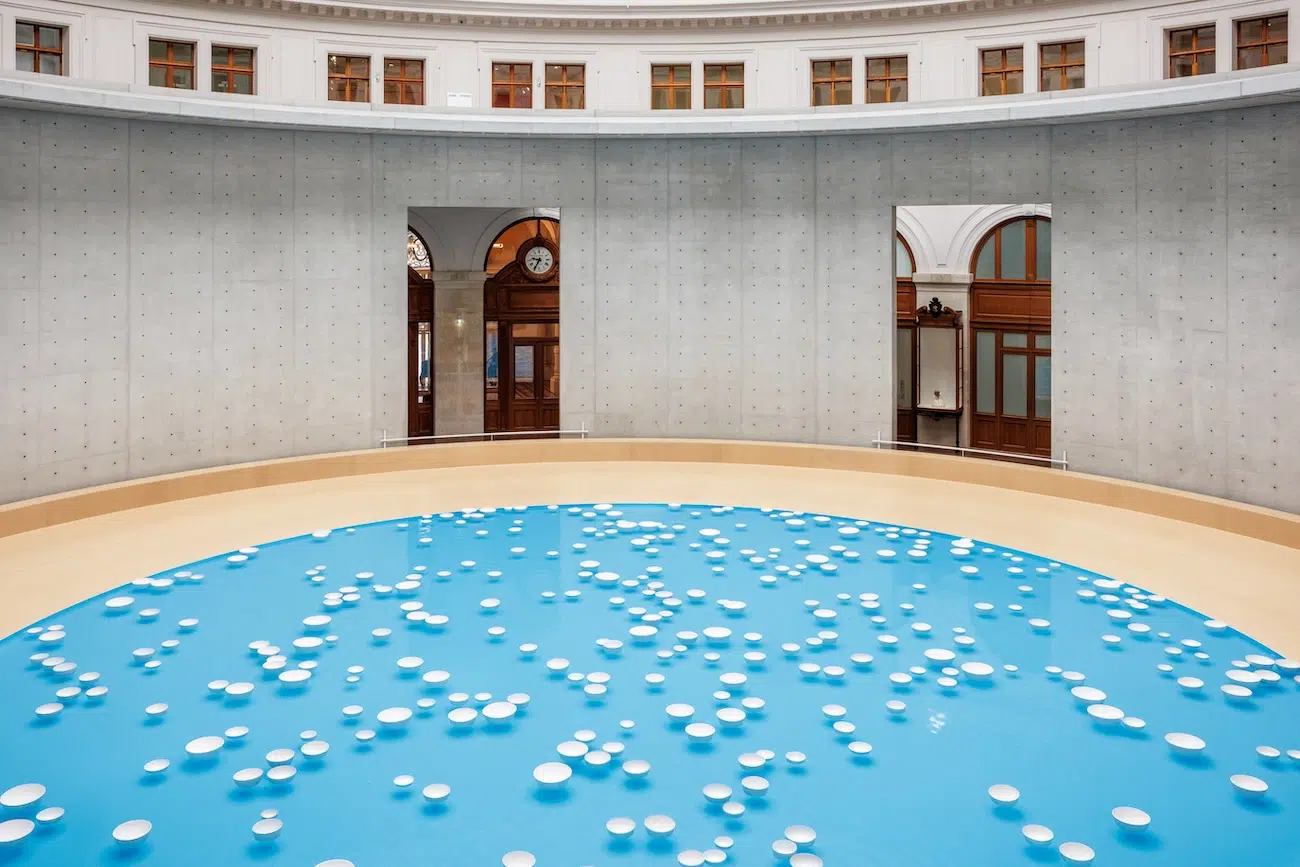 Clinamen Installation by Céleste Boursier-Mougenot