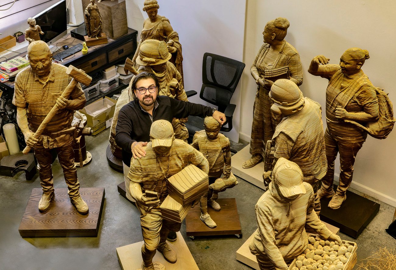 "Warriors" sculptures made of wood by Guillermo Bert