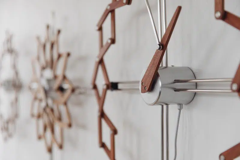 Solstice 2.0 – The Kinetic Clock by Animaro