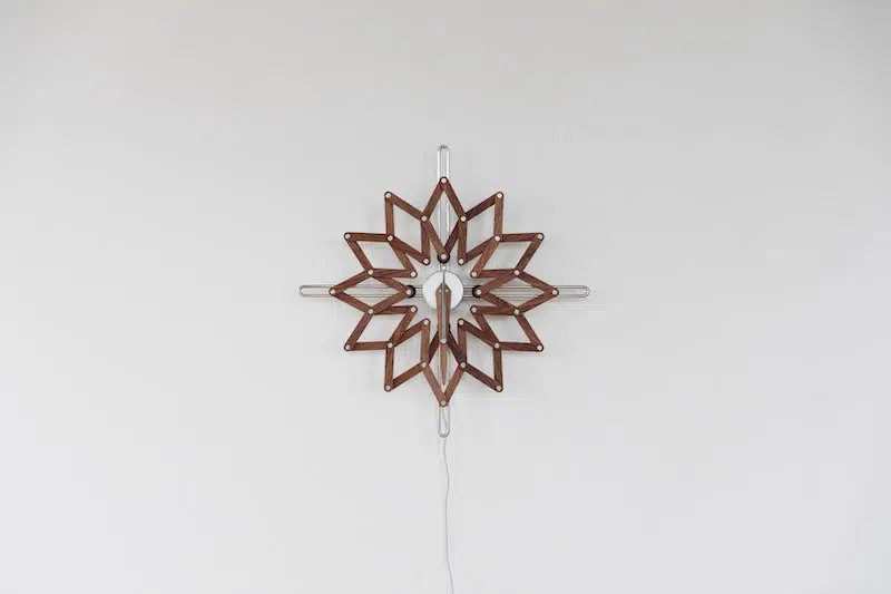 Solstice 2.0 – The Kinetic Clock by Animaro