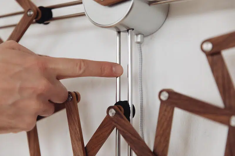 Solstice 2.0 – The Kinetic Clock by Animaro