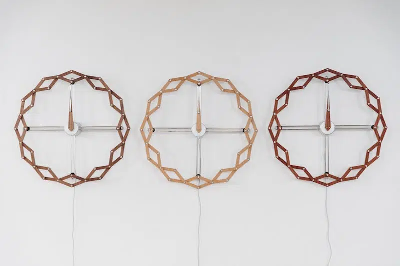 Solstice 2.0 – The Kinetic Clock by Animaro